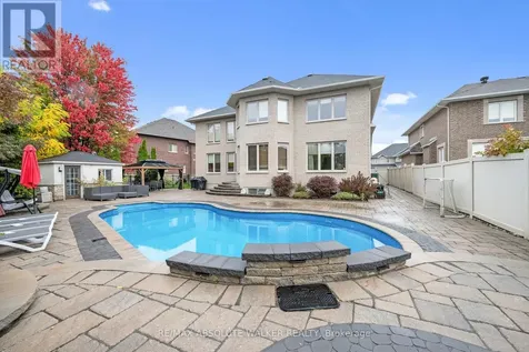 11 Tradewinds Drive Ottawa ON K2G 6Y4