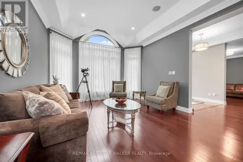 11 Tradewinds Drive Ottawa ON K2G 6Y4