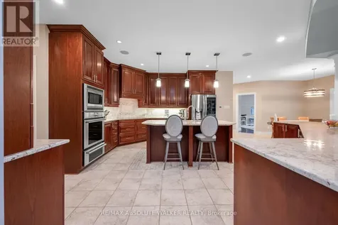 11 Tradewinds Drive Ottawa ON K2G 6Y4