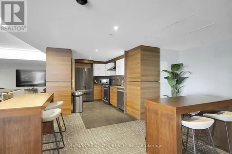 805 Carling Avenue Ottawa ON K1S 5W9