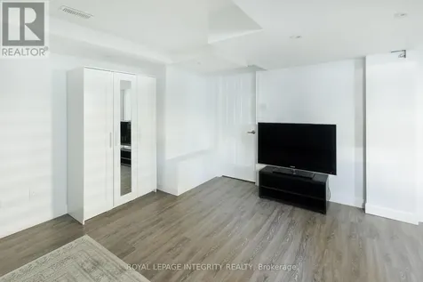 224 Ponderosa Street Ottawa ON K2S 1E7