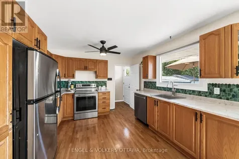 1056 Hindley Street Ottawa ON K2B 5M1