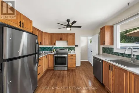 1056 Hindley Street Ottawa ON K2B 5M1