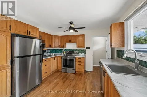 1056 Hindley Street Ottawa ON K2B 5M1