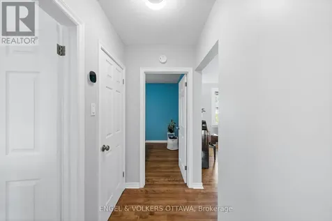 1056 Hindley Street Ottawa ON K2B 5M1