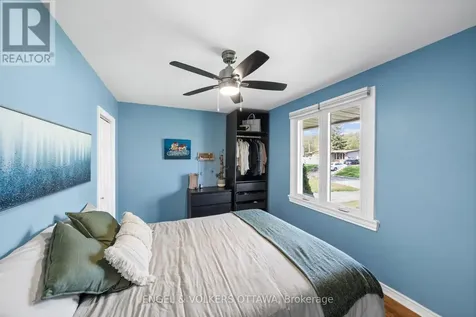 1056 Hindley Street Ottawa ON K2B 5M1