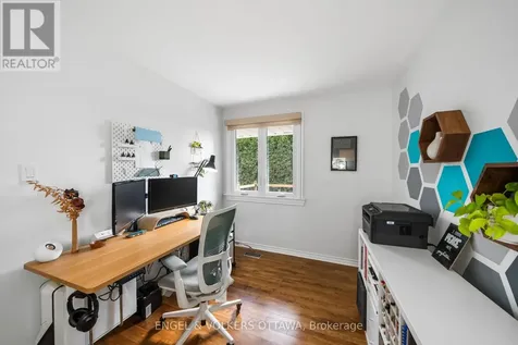 1056 Hindley Street Ottawa ON K2B 5M1