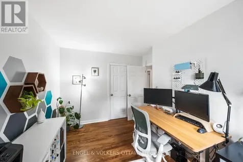 1056 Hindley Street Ottawa ON K2B 5M1