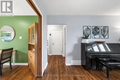 1056 Hindley Street Ottawa ON K2B 5M1
