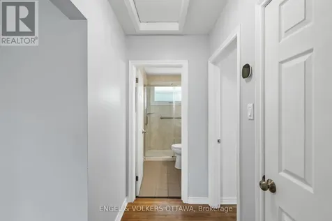 1056 Hindley Street Ottawa ON K2B 5M1