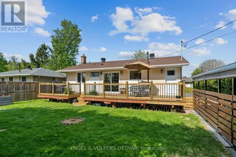 1056 Hindley Street Ottawa ON K2B 5M1