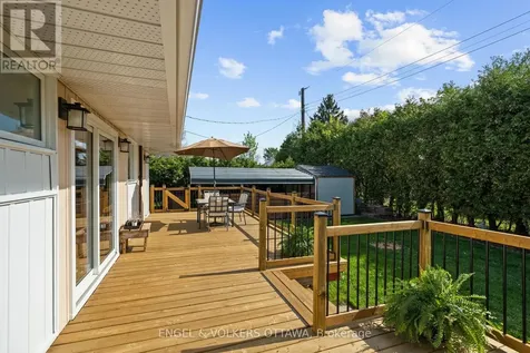 1056 Hindley Street Ottawa ON K2B 5M1