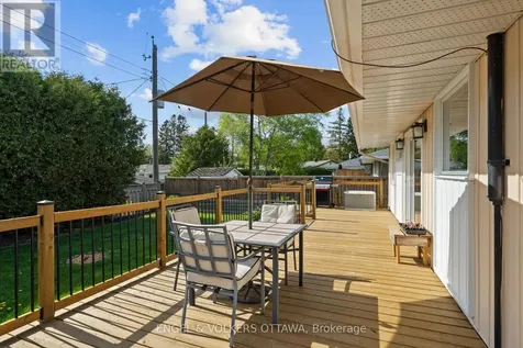 1056 Hindley Street Ottawa ON K2B 5M1