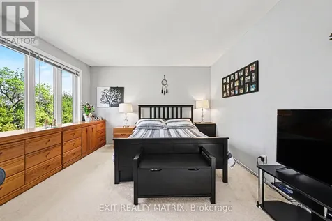 5968 Meadowglen Drive Ottawa ON K1C 5Y2