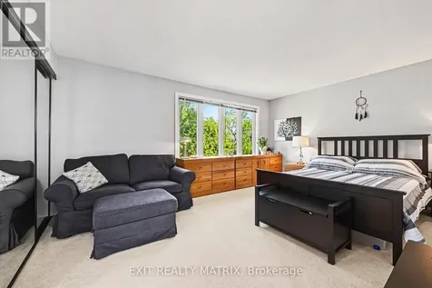 5968 Meadowglen Drive Ottawa ON K1C 5Y2