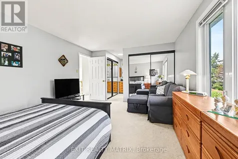 5968 Meadowglen Drive Ottawa ON K1C 5Y2