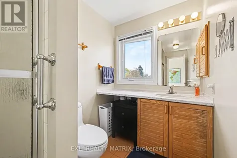 5968 Meadowglen Drive Ottawa ON K1C 5Y2
