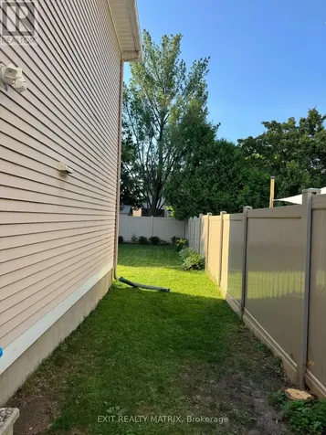 5968 Meadowglen Drive Ottawa ON K1C 5Y2