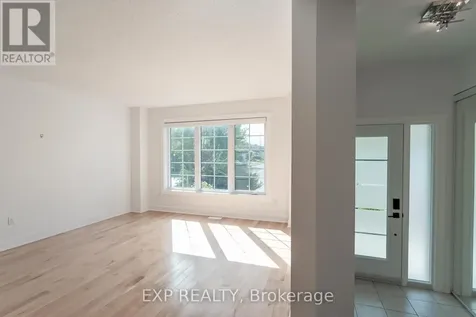 28 Chartwell Avenue Ottawa ON K2G 6L6