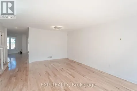 28 Chartwell Avenue Ottawa ON K2G 6L6