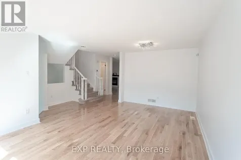 28 Chartwell Avenue Ottawa ON K2G 6L6