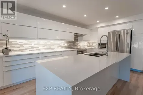 28 Chartwell Avenue Ottawa ON K2G 6L6