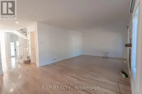 28 Chartwell Avenue Ottawa ON K2G 6L6