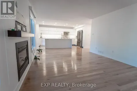 28 Chartwell Avenue Ottawa ON K2G 6L6