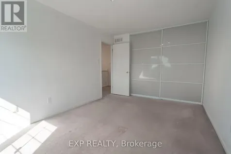 28 Chartwell Avenue Ottawa ON K2G 6L6