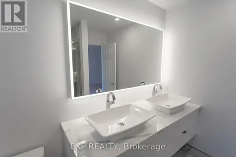 28 Chartwell Avenue Ottawa ON K2G 6L6
