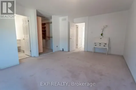 28 Chartwell Avenue Ottawa ON K2G 6L6