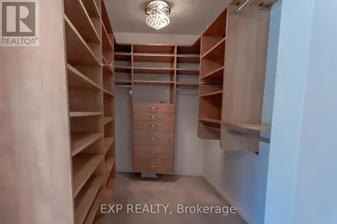 28 Chartwell Avenue Ottawa ON K2G 6L6
