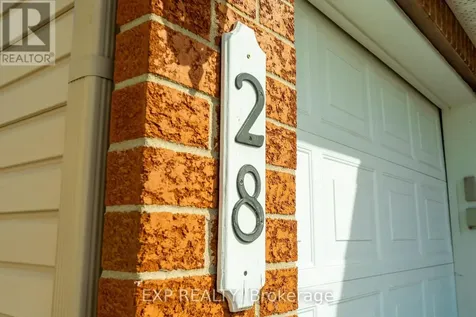 28 Chartwell Avenue Ottawa ON K2G 6L6