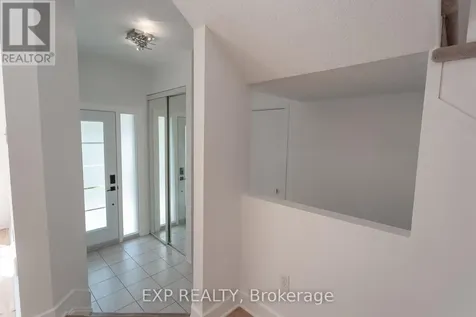 28 Chartwell Avenue Ottawa ON K2G 6L6