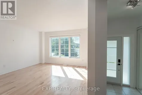 28 Chartwell Avenue Ottawa ON K2G 6L6