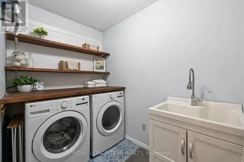 14 Greer Street Ottawa ON K2S 1H8