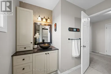 14 Greer Street Ottawa ON K2S 1H8
