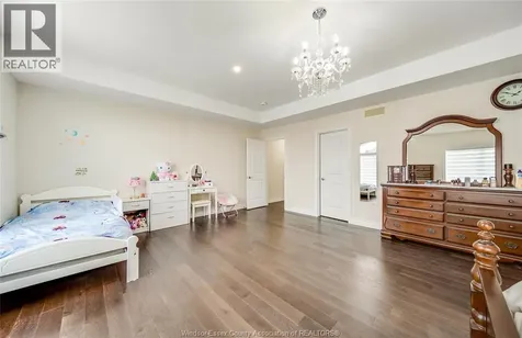 1649 Barkley Avenue Windsor ON N8P 0E8