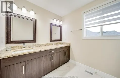 1649 Barkley Avenue Windsor ON N8P 0E8