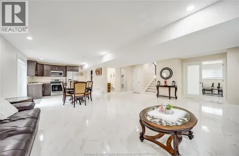 1649 Barkley Avenue Windsor ON N8P 0E8