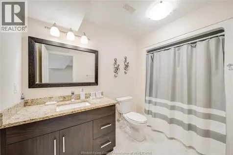 1649 Barkley Avenue Windsor ON N8P 0E8