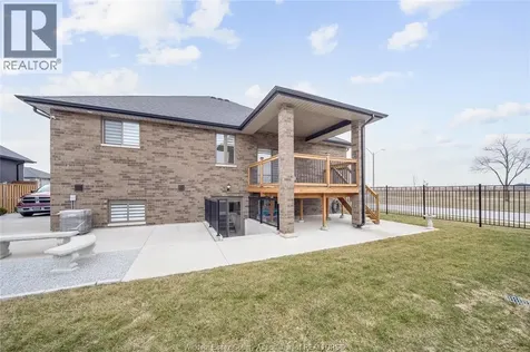 1649 Barkley Avenue Windsor ON N8P 0E8