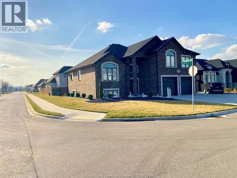 1649 Barkley Avenue Windsor ON N8P 0E8