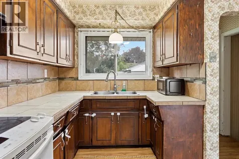 885 Isack Drive Windsor ON N8S 3W6