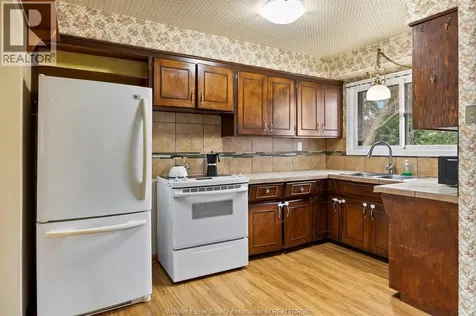 885 Isack Drive Windsor ON N8S 3W6