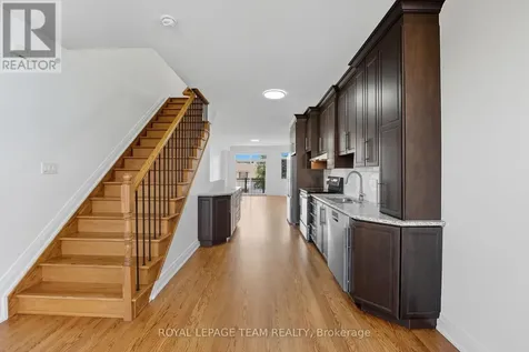 1512 Clementine Boulevard Ottawa ON K1H 8E9