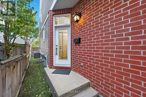 1512 Clementine Boulevard Ottawa ON K1H 8E9