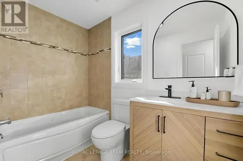 1512 Clementine Boulevard Ottawa ON K1H 8E9