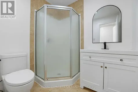 1512 Clementine Boulevard Ottawa ON K1H 8E9