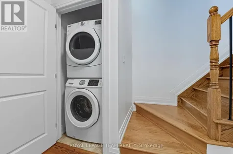 1512 Clementine Boulevard Ottawa ON K1H 8E9